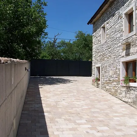 Vila Vesna *