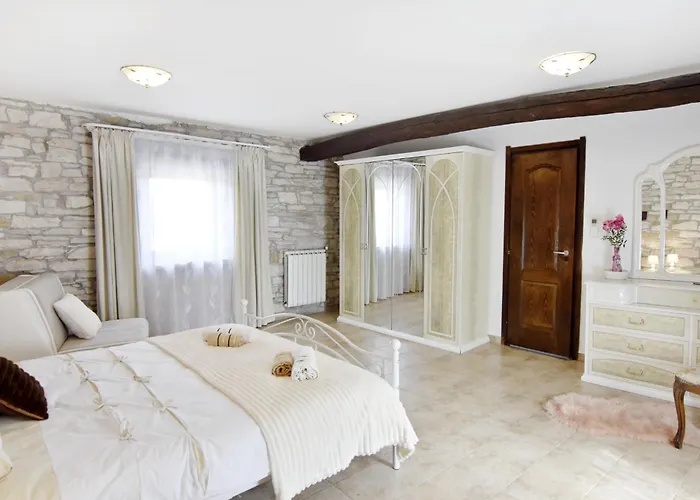 Vila Vesna Holiday home *